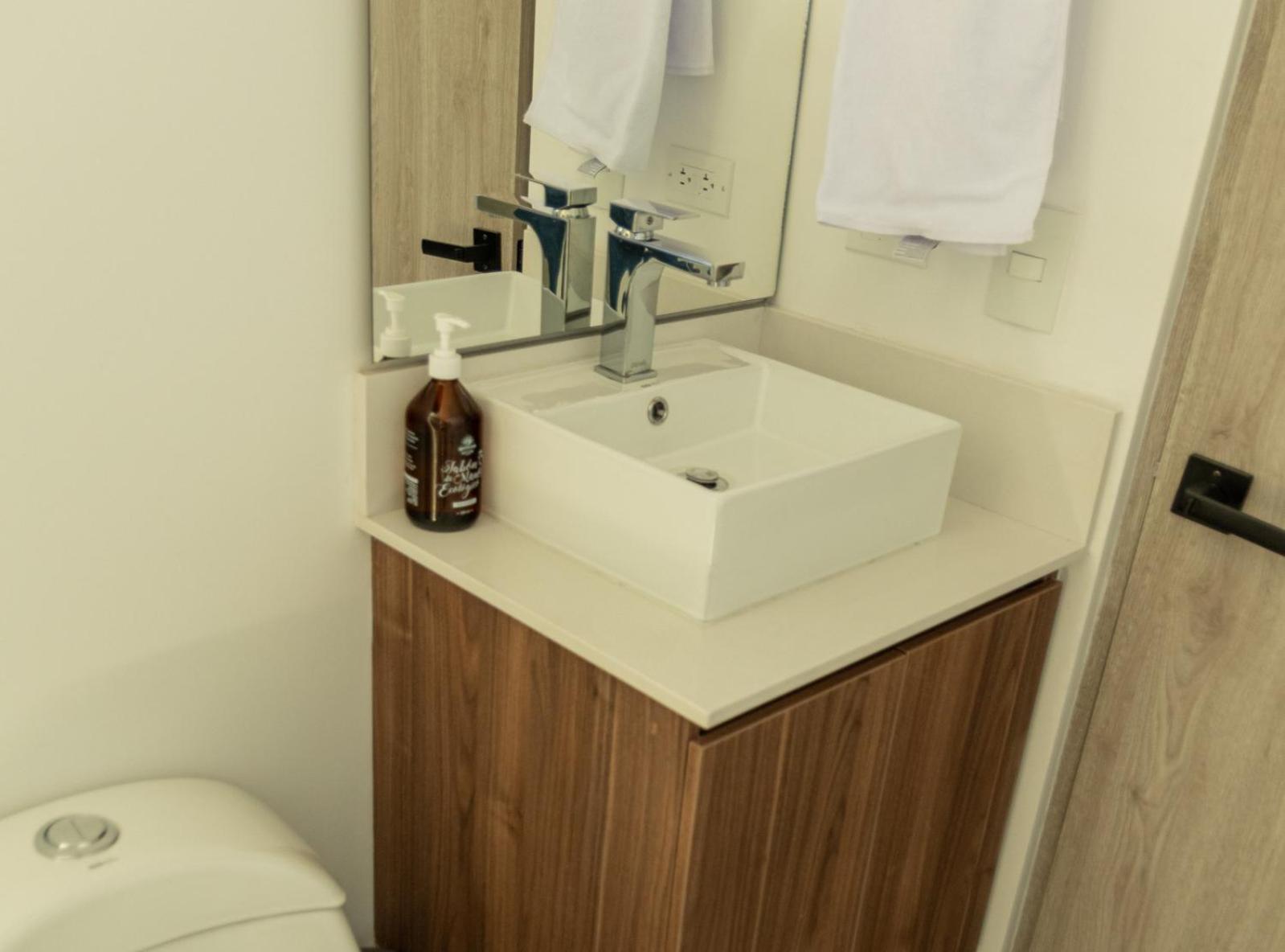 Nuevo Y Calido Loft En Laureles